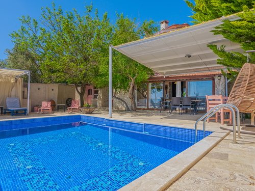  gece  -  Kasım
  | Kalkan Üzümlü'de Çocuk Havuzlu, Deniz Manzaralı 6 Kişilik Villa